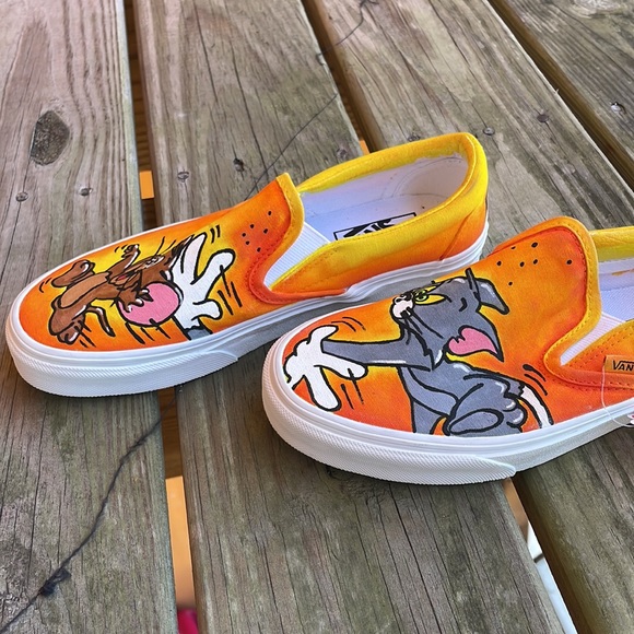 VANS CUSTOM *TOM AND JERRY*  NEW  SIZE 7(WORDING ON BACK OF EACH SHOE) - Picture 3 of 7